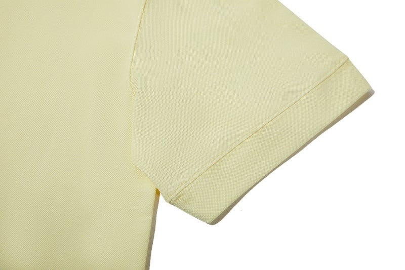 Stylish cuff design detail on 220G Round-neck short-sleeved T-shirt