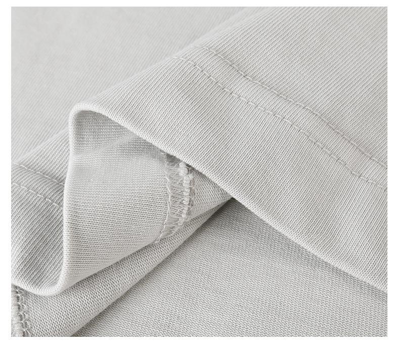 bottom hem stitching on the heavyweight vintage wash t-shirt