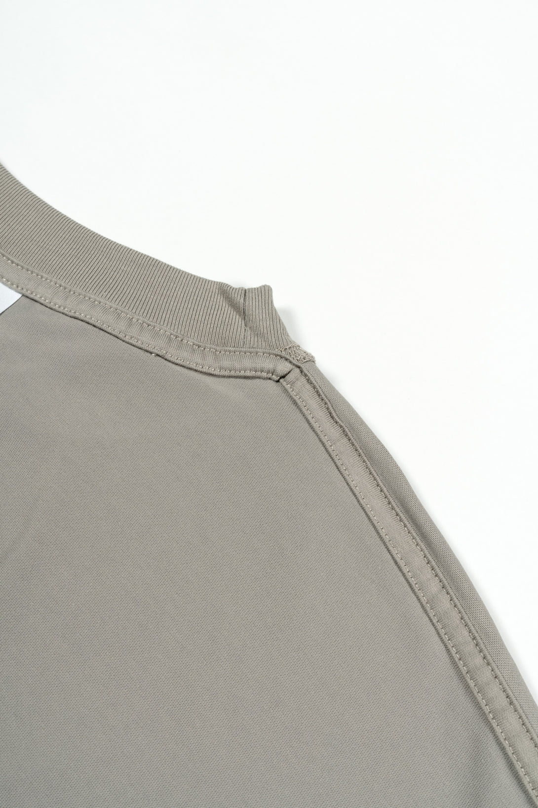 Shoulder seam construction on unisex UV shirt